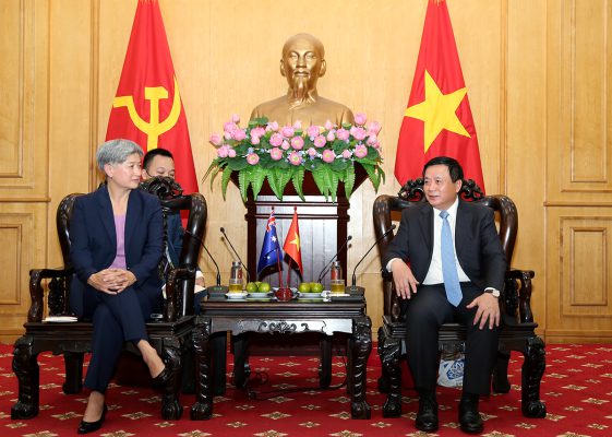 Prof.Dr. Nguyen Xuan Thang chaired the meeting